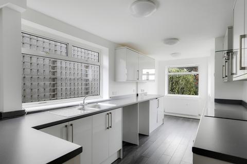 3 bedroom semi-detached house to rent, Briarwood, Westbury-on-Trym, BS9