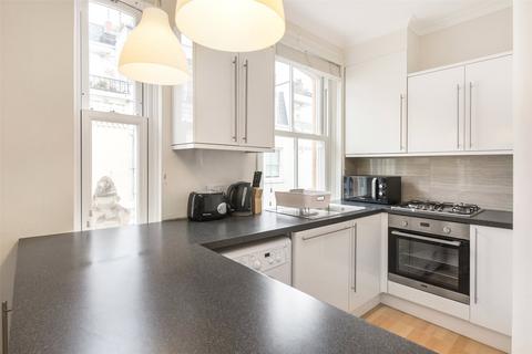 1 bedroom flat to rent, Adam & Eve Mews, London