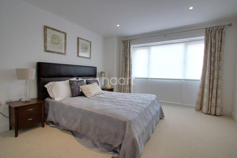 2 bedroom flat for sale - Ames Court, Southgate Street, Bury St Edmunds