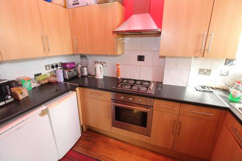 1 bedroom in a flat share to rent, Farquhar Road, Crystal Palace , SE19