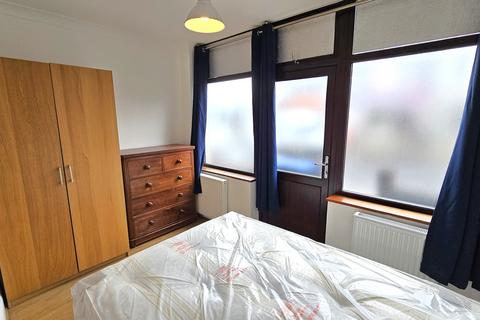 1 bedroom flat to rent, High Road, Willesden  NW10