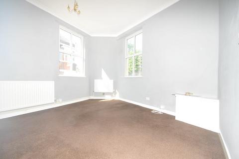 1 bedroom flat to rent, BRIERLEY HILL - Adelaide Street