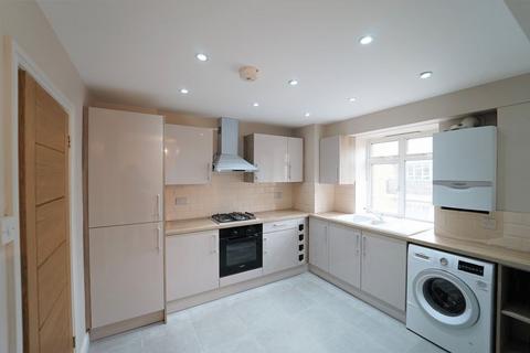 4 bedroom apartment to rent, Church Street Estate NW8 - IDEAL FOR SHARERS