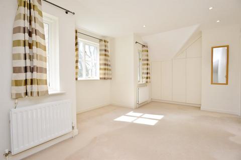 2 bedroom terraced house to rent, Colliers Wood, London, SW19