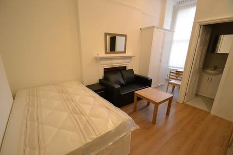 Studio to rent, Doughty Street, Bloomsbury