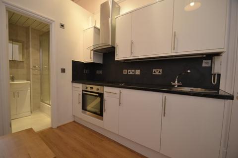 Studio to rent, Doughty Street, Bloomsbury