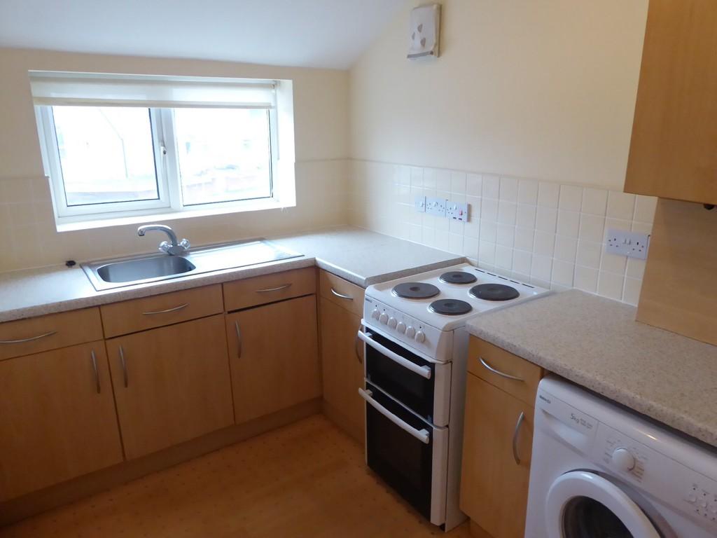 Leeds And Bradford Road, Bramley 2 bed apartment £475 pcm (£110 pw)