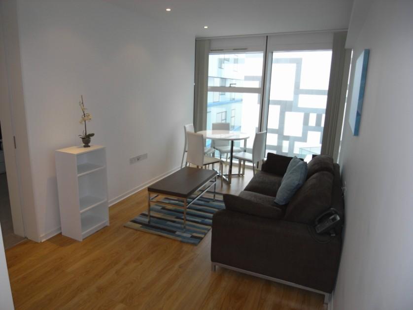 The Cube West Wharfside Street Birmingham B1 1 Bed Apartment Image 1 Of 8