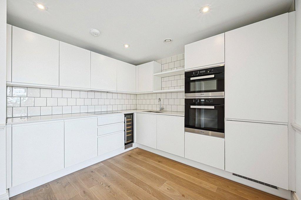 Apartment in Hammersmith - View 3