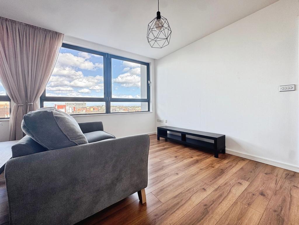Apartment in Newcastle Upon Tyne - View 2