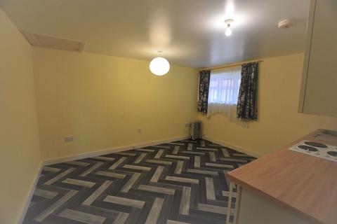 1 bedroom flat to rent, Lanchester Gardens