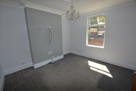 3 bedroom terraced house to rent, Sunnyside, worksop