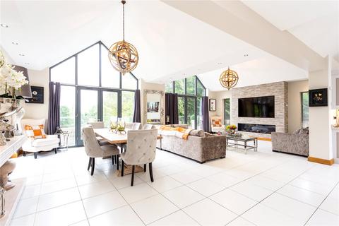 4 bedroom detached house for sale, Wilmslow Road, Mottram St. Andrew, Macclesfield, Cheshire, SK10