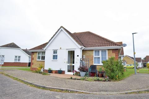 2 bedroom terraced bungalow for sale - Lyon Close, Clacton-on-Sea