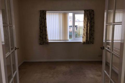 3 bedroom semi-detached house to rent, Tyersal Drive,  Bradford, BD4