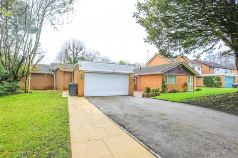 5 bedroom bungalow to rent, Antringham Gardens, Birmingham, West Midlands, B153QL