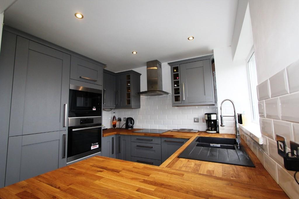 Maple Avenue Torpoint 3 Bed End Of Terrace House For 165 000 Image 1 Of 6