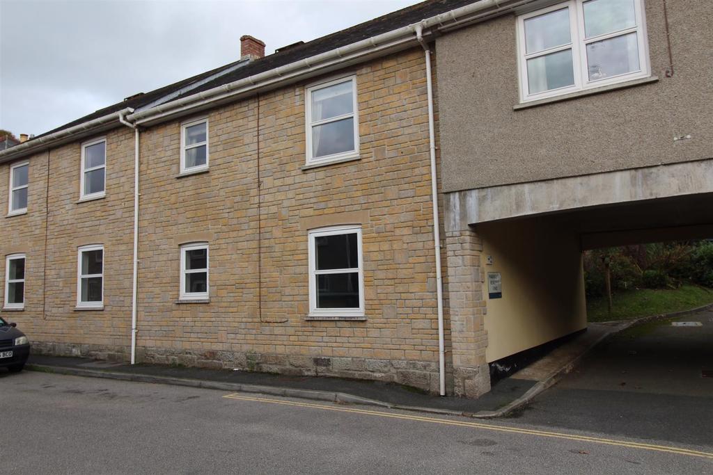 St. Johns Road, Helston 1 bed flat £100,000