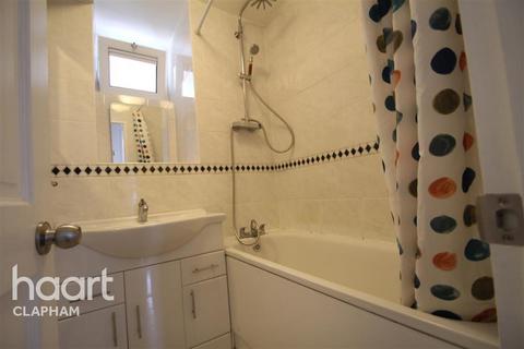 3 bedroom flat to rent - Scrutton Close, SW12