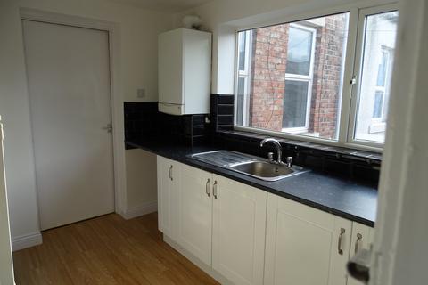 5 bedroom flat to rent, Ladykirk Road, Benwell NE4