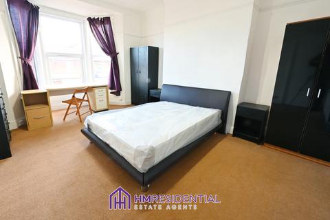 3 bedroom flat to rent, Spencer Street, Heaton NE6