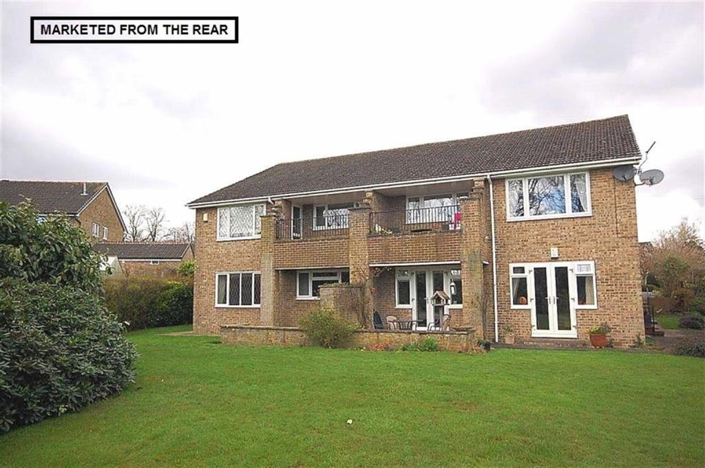 Kirkwood Drive, Lindley, Huddersfield, HD3 2 bed apartment £229,950