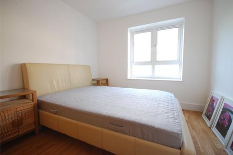 1 bedroom flat to rent, St. Davids Square, London