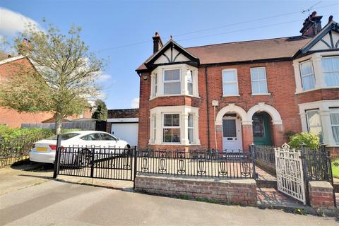 3 bedroom semi-detached house to rent, High Street, Great Dunmow