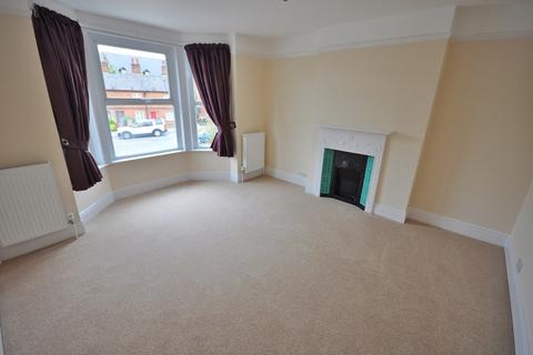 3 bedroom semi-detached house to rent, High Street, Great Dunmow