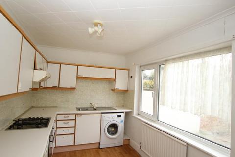 2 bedroom terraced house to rent, Mead Close