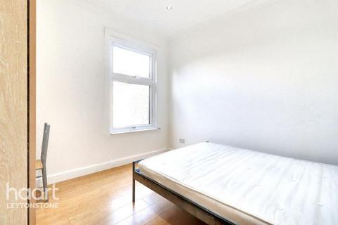 2 bedroom flat to rent, 376a Grove Green Road, London
