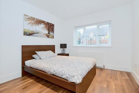 1 bedroom apartment to rent, Donnington,  Newbury,  RG14