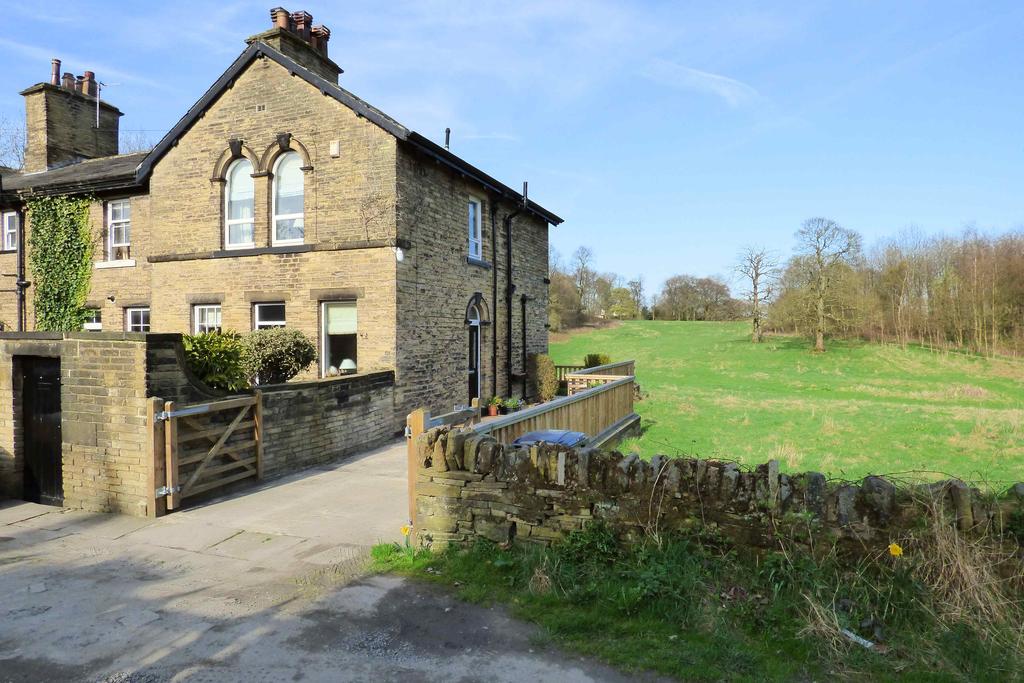 4 Crow Nest Cottages, Lightcliffe HX3 8AX 2 bed end of terrace house