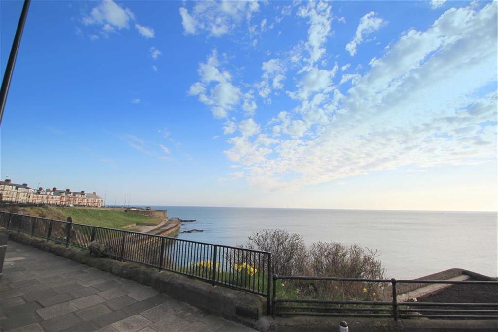 Windsor Crescent, Whitley Bay, Tyne And Wear, NE26 6 bed townhouse £