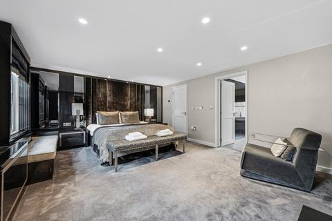 3 bedroom maisonette for sale, Carlisle Street, Soho, London