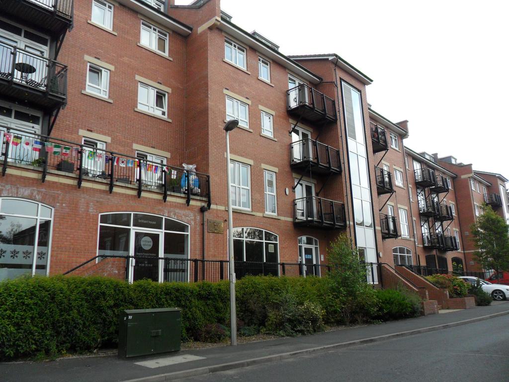 MILL GREEN, CONGLETON CW12 2 bed block of apartments £565 pcm (£130 pw)