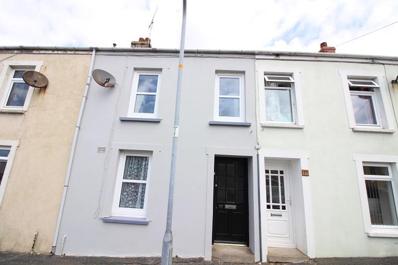 17 Robert Street, Milford Haven SA73 2AL 2 bed terraced house £525