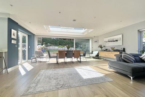 16 Rosehill, Claygate, Esher, KT10 0HL