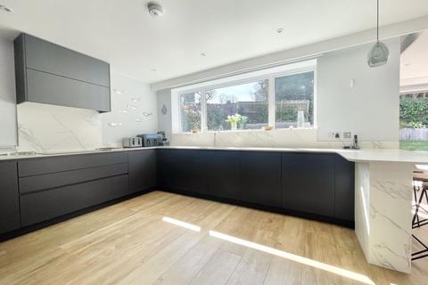 16 Rosehill, Claygate, Esher, KT10 0HL