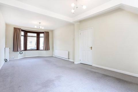3 bedroom terraced house to rent, Vansittart Road, Windsor, Berkshire