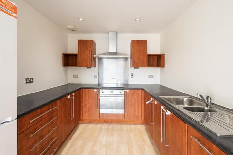 2 bedroom flat to rent - Deanery Road, City Centre