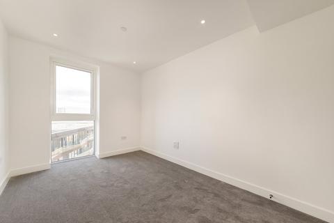 3 bedroom apartment to rent, Admiralty House, 150 Vaughan Way, E1W