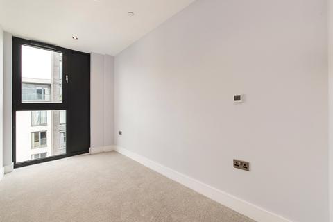 3 bedroom apartment to rent, Roach Road, Bow, E3