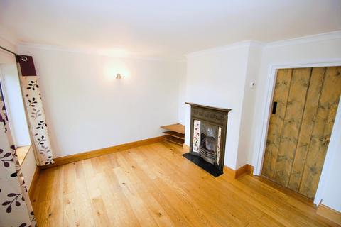 2 bedroom cottage to rent, London Road, Bagshot