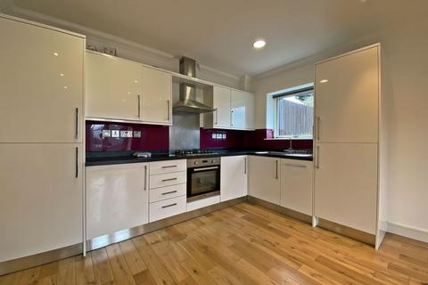 1 bedroom flat to rent, Lowe Close, Chigwell, IG7