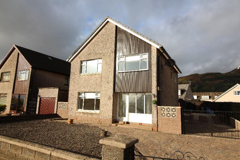 Middleton, Menstrie, Clackmannanshire, FK11 7HD 3 bed detached house