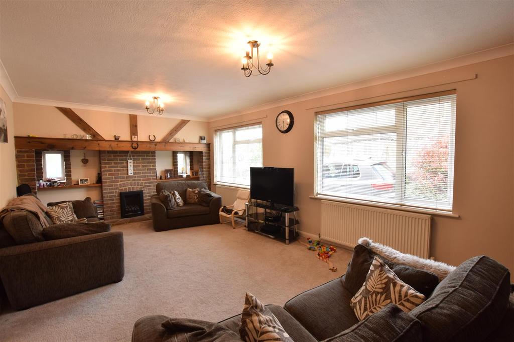 Upper Church Road, St. LeonardsOnSea 3 bed detached house £369,950