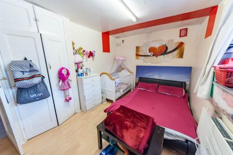 2 bedroom flat for sale, Langdon Crescent, East Ham, E6
