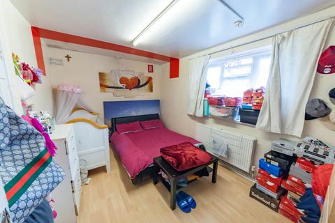 2 bedroom flat for sale, Langdon Crescent, East Ham, E6