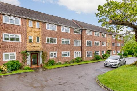 2 bedroom flat to rent, Virginia Water